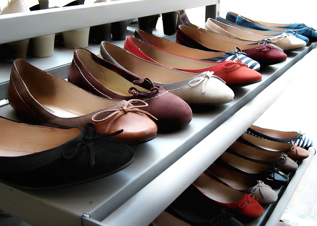 Dlaczego warto kupować buty damskie online?