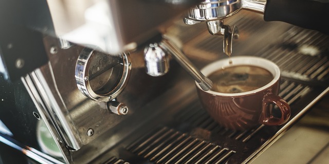Kawa jak od baristy - znajdź idealny ekspres do kawy